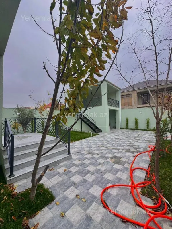 Satılır 6 otaqlı həyət evi 200 m²