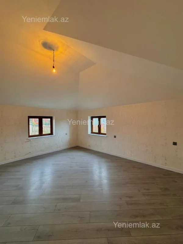 Satılır 6 otaqlı həyət evi 200 m²