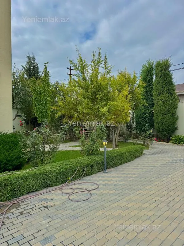 Satılır 5 otaqlı həyət evi 220 m²