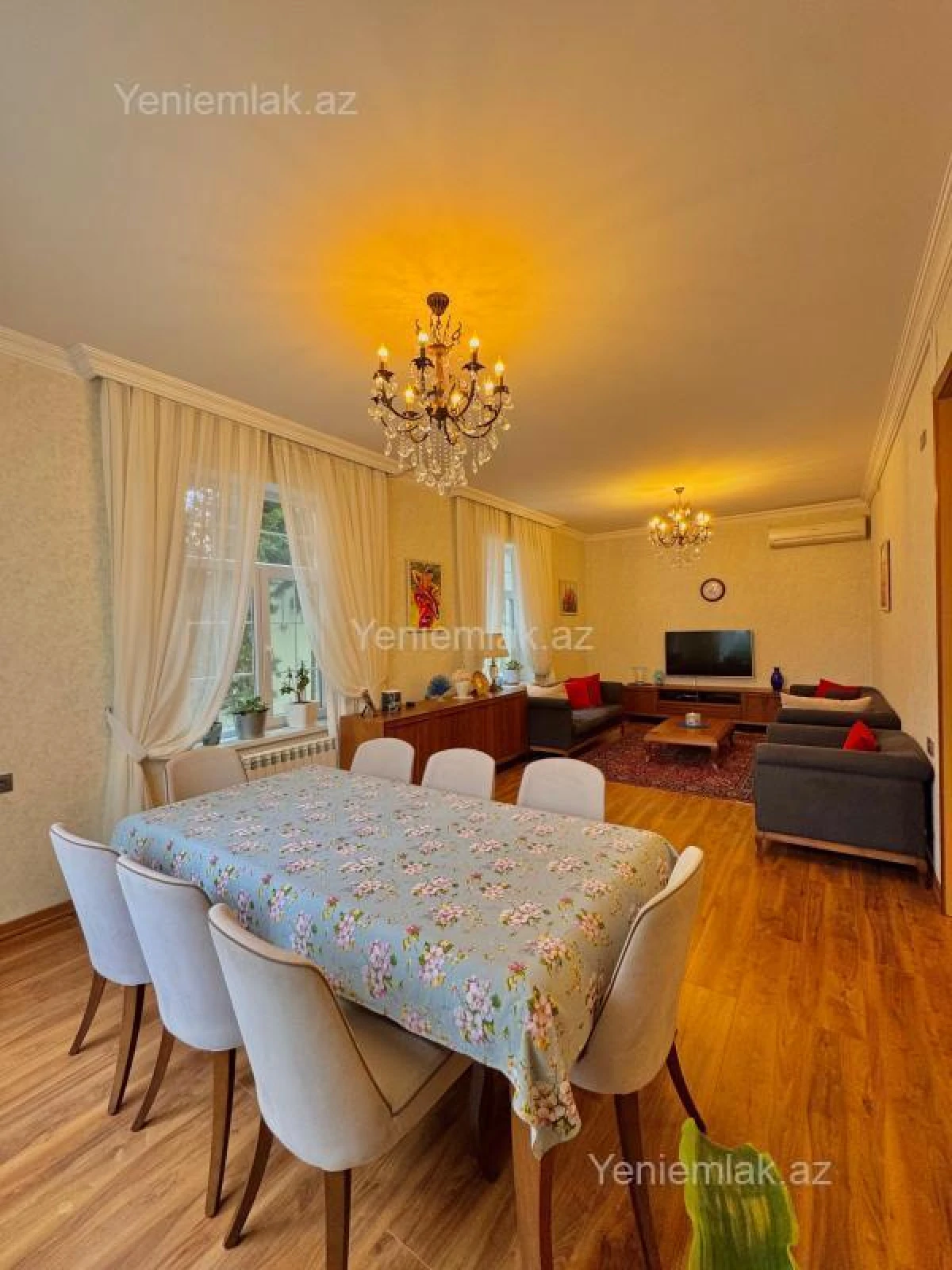Satılır 5 otaqlı həyət evi 220 m²