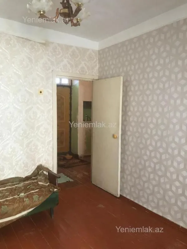 Satılır 2 otaqlı köhnə tikili 30 m²