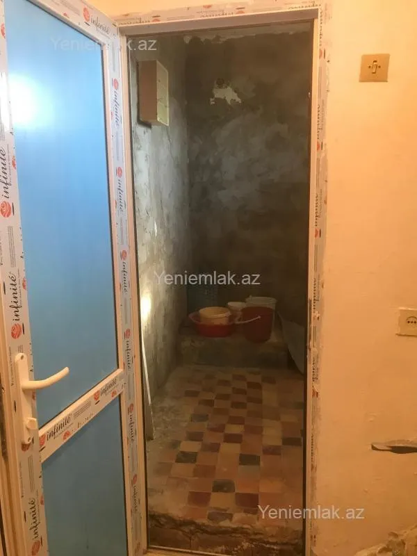 Satılır 2 otaqlı köhnə tikili 30 m²