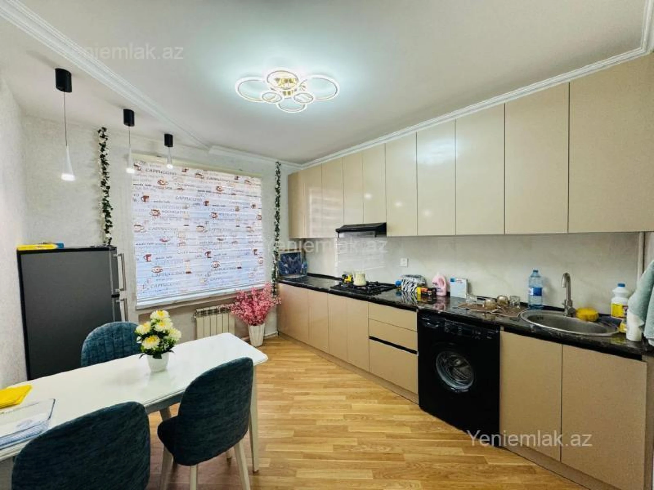 Satılır 2 otaqlı köhnə tikili 65 m²