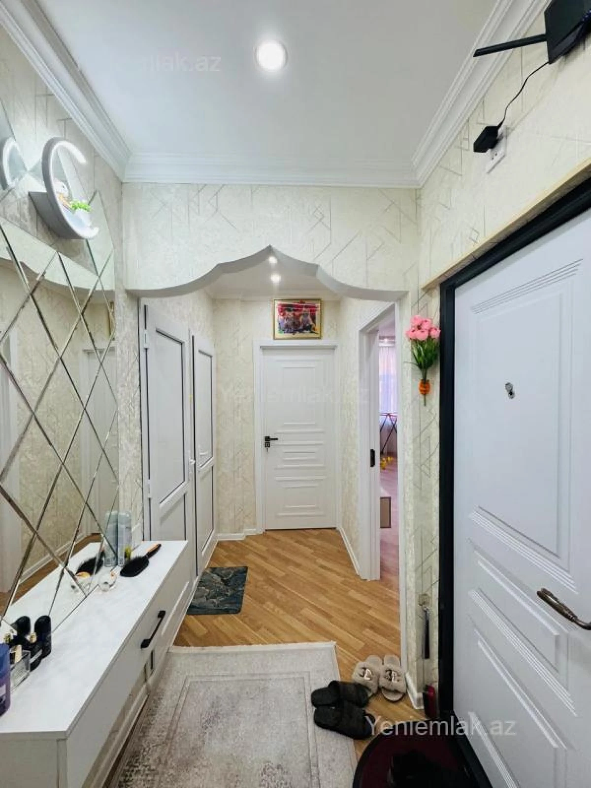 Satılır 2 otaqlı köhnə tikili 65 m²