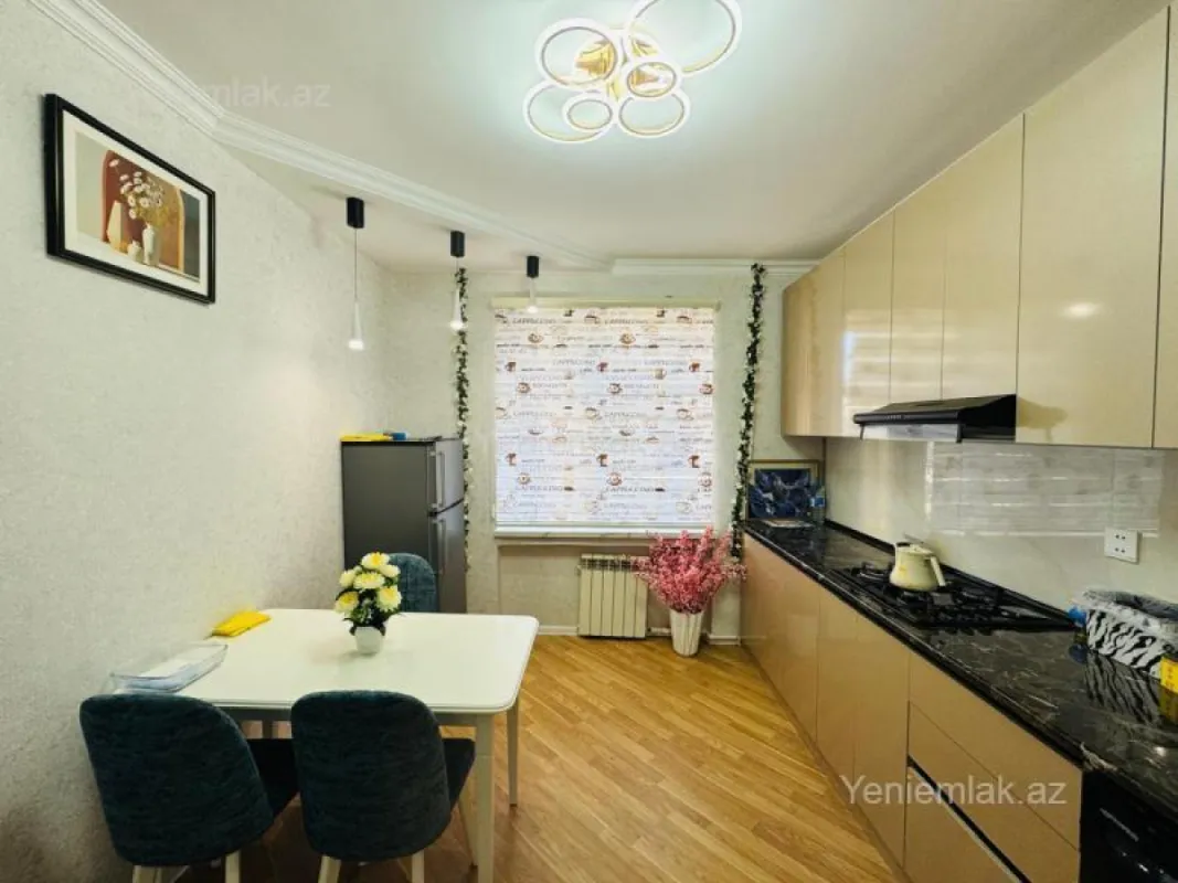 Satılır 2 otaqlı köhnə tikili 65 m²
