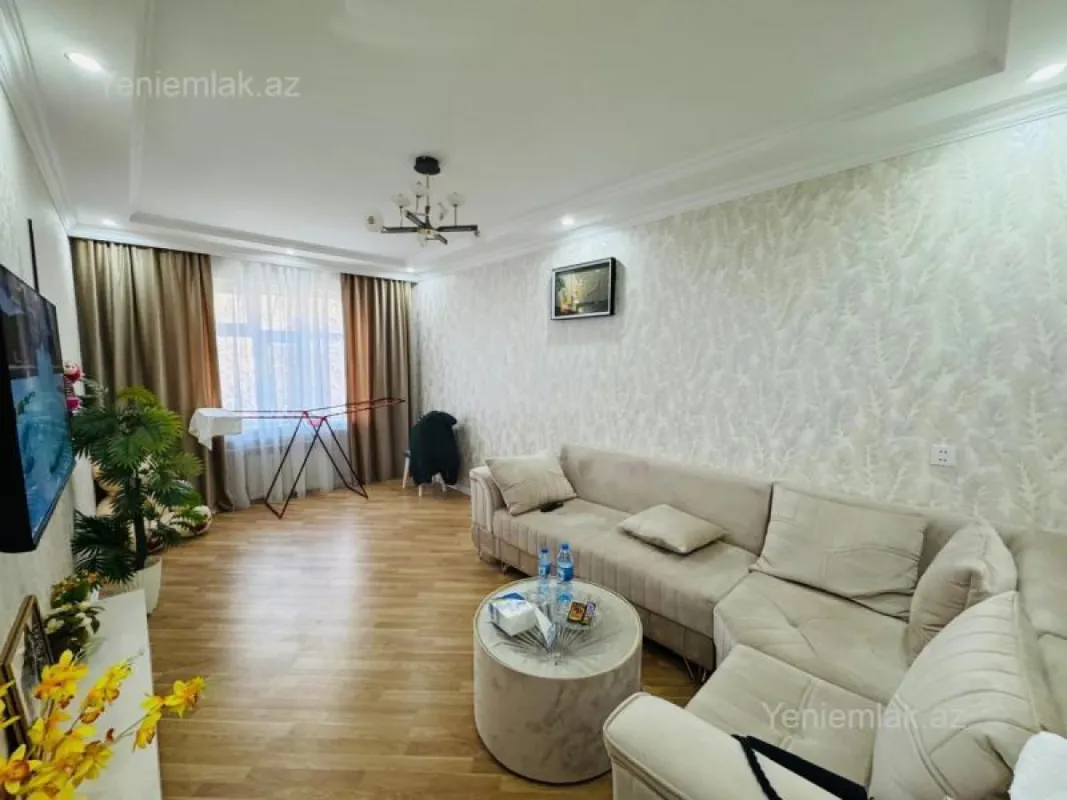 Satılır 2 otaqlı köhnə tikili 65 m²