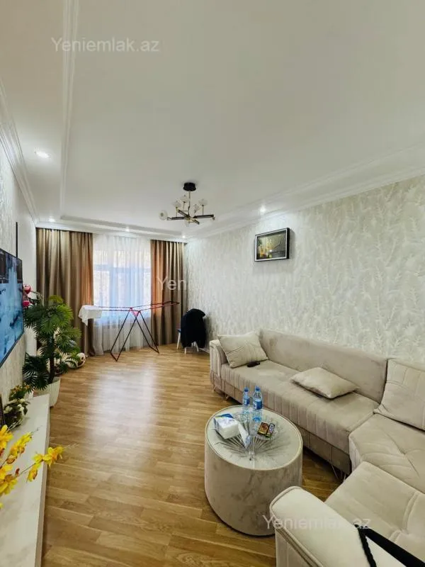 Satılır 2 otaqlı köhnə tikili 65 m²