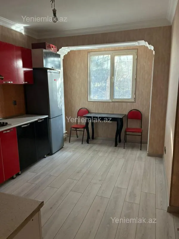 Satılır 2 otaqlı köhnə tikili 70 m²
