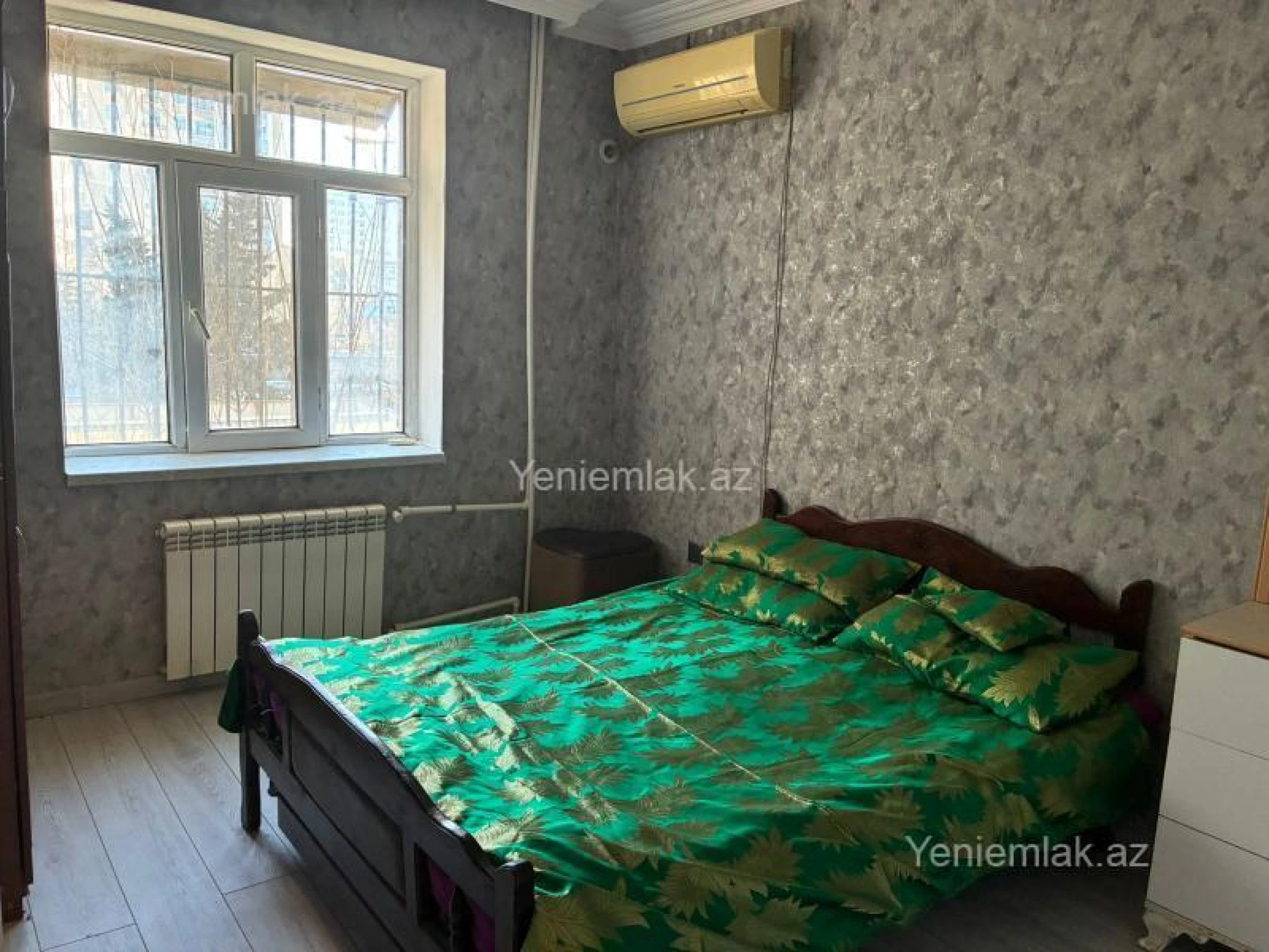 Satılır 2 otaqlı köhnə tikili 70 m²
