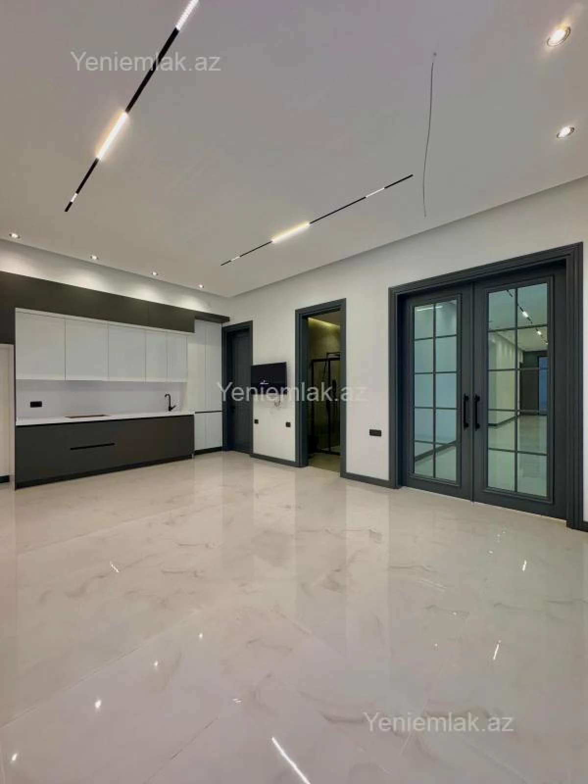 Satılır 5 otaqlı həyət evi 250 m²