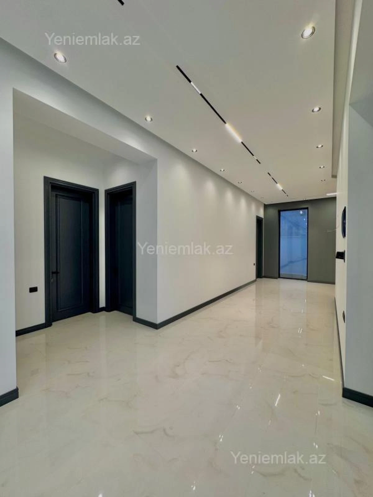 Satılır 5 otaqlı həyət evi 250 m²