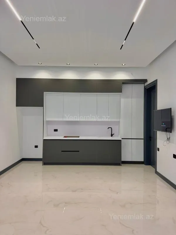 Satılır 5 otaqlı həyət evi 250 m²