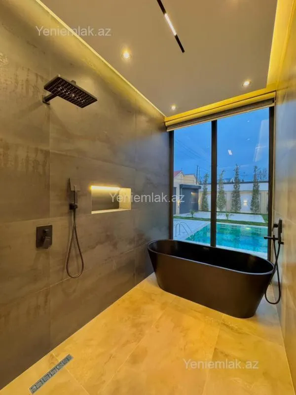 Satılır 5 otaqlı həyət evi 250 m²