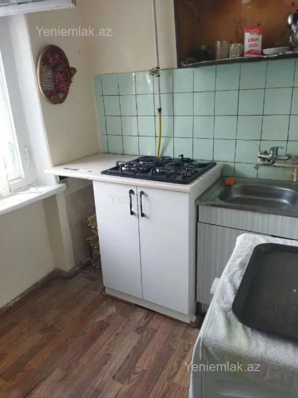 Satılır 2 otaqlı köhnə tikili 55 m²