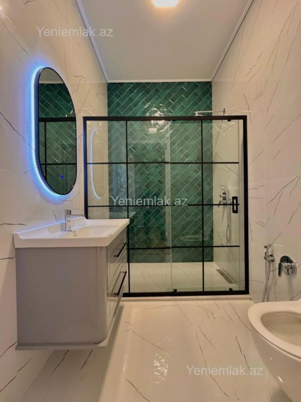 Satılır 5 otaqlı həyət evi 240 m²