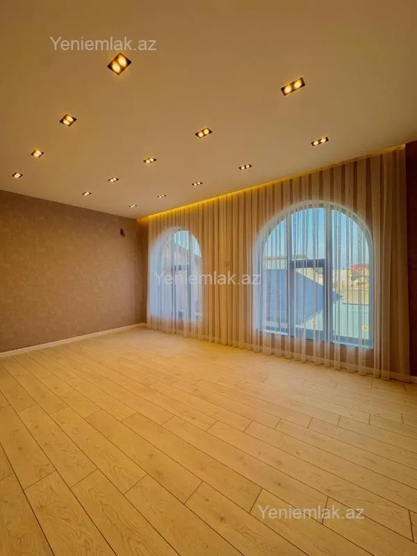 Satılır 4 otaqlı həyət evi 220 m²