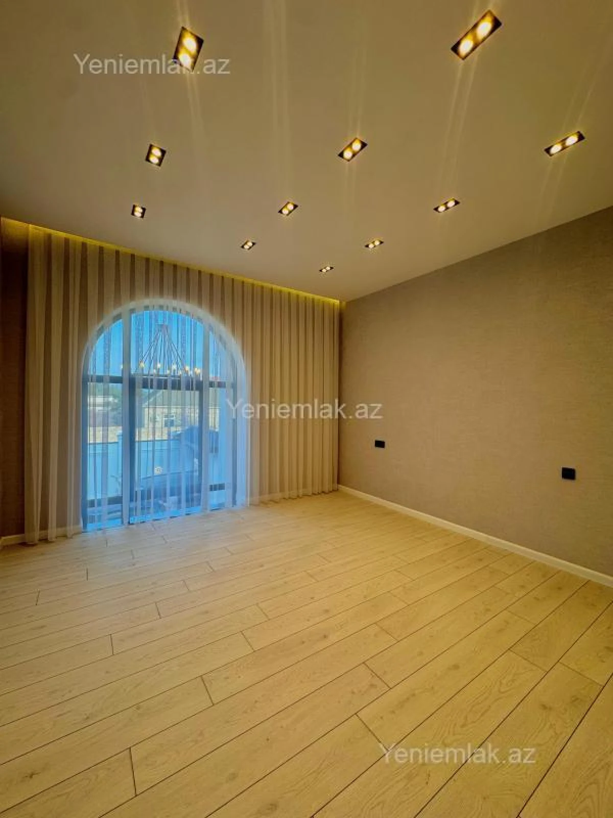 Satılır 4 otaqlı həyət evi 220 m²