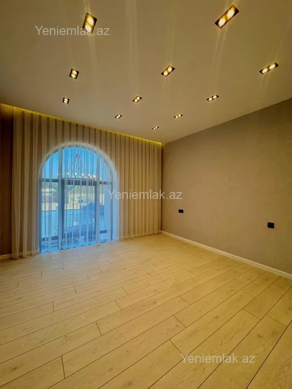 Satılır 4 otaqlı həyət evi 220 m²