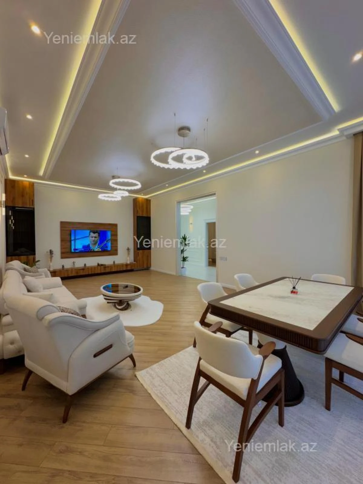 Satılır 5 otaqlı həyət evi 250 m²