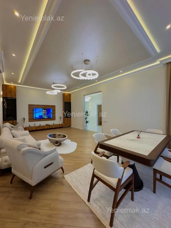 Satılır 5 otaqlı həyət evi 250 m²