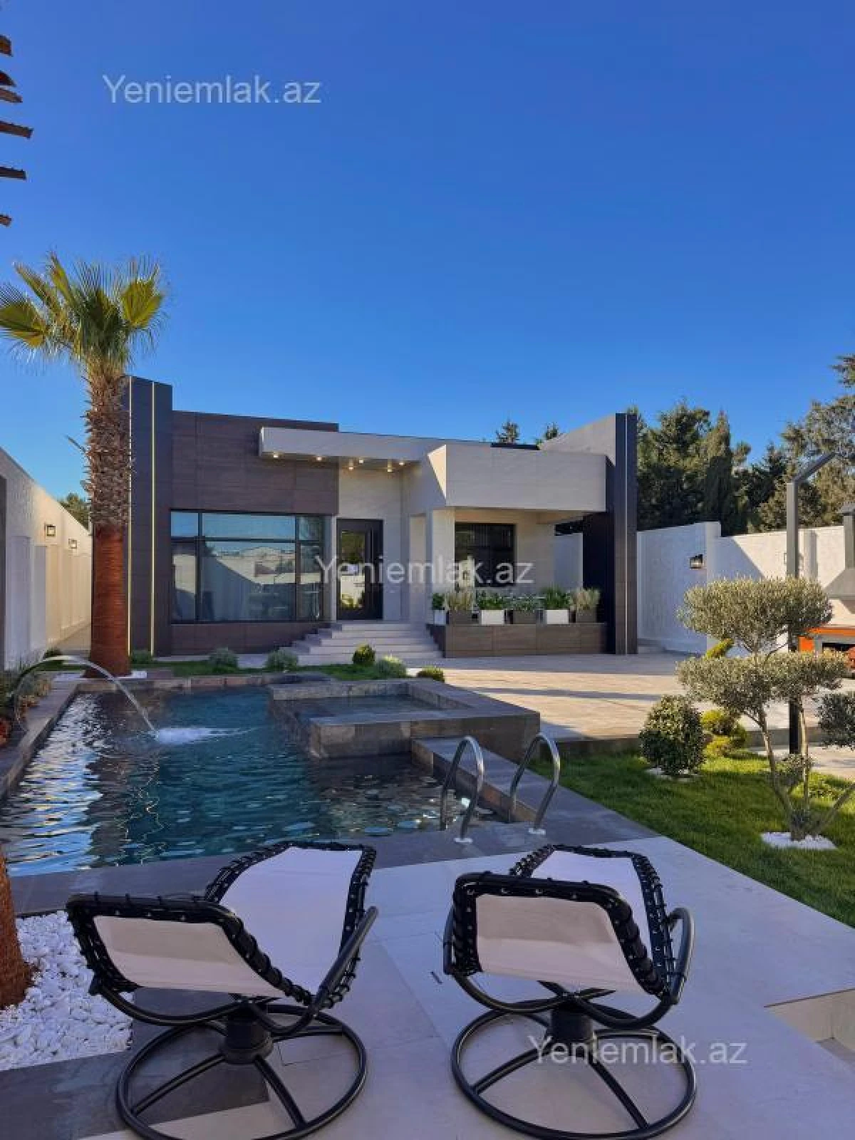 Satılır 5 otaqlı həyət evi 250 m²