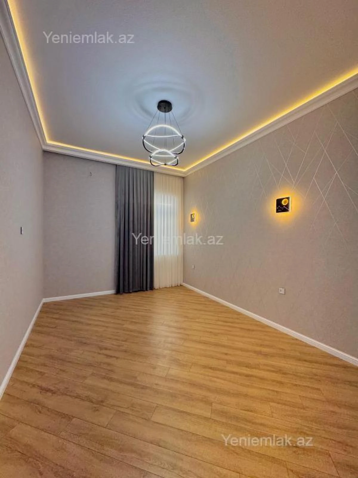 Satılır 5 otaqlı həyət evi 250 m²