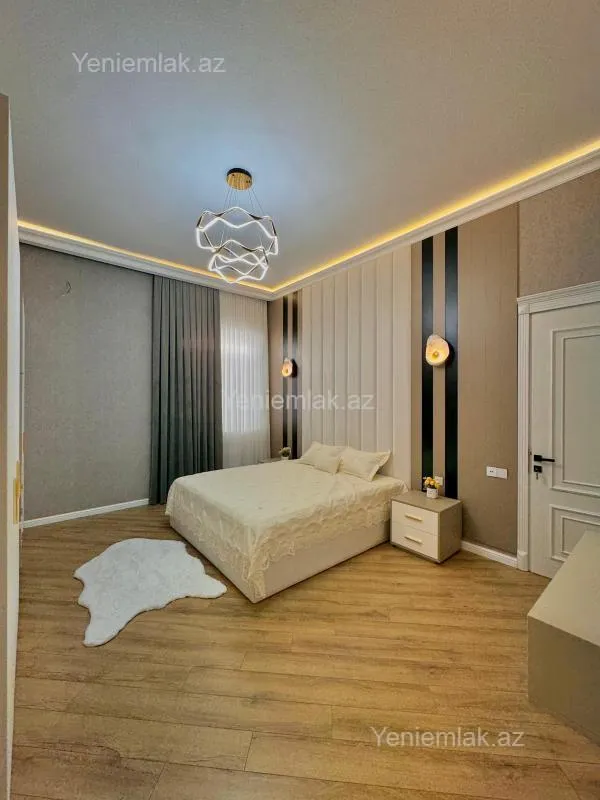 Satılır 5 otaqlı həyət evi 250 m²