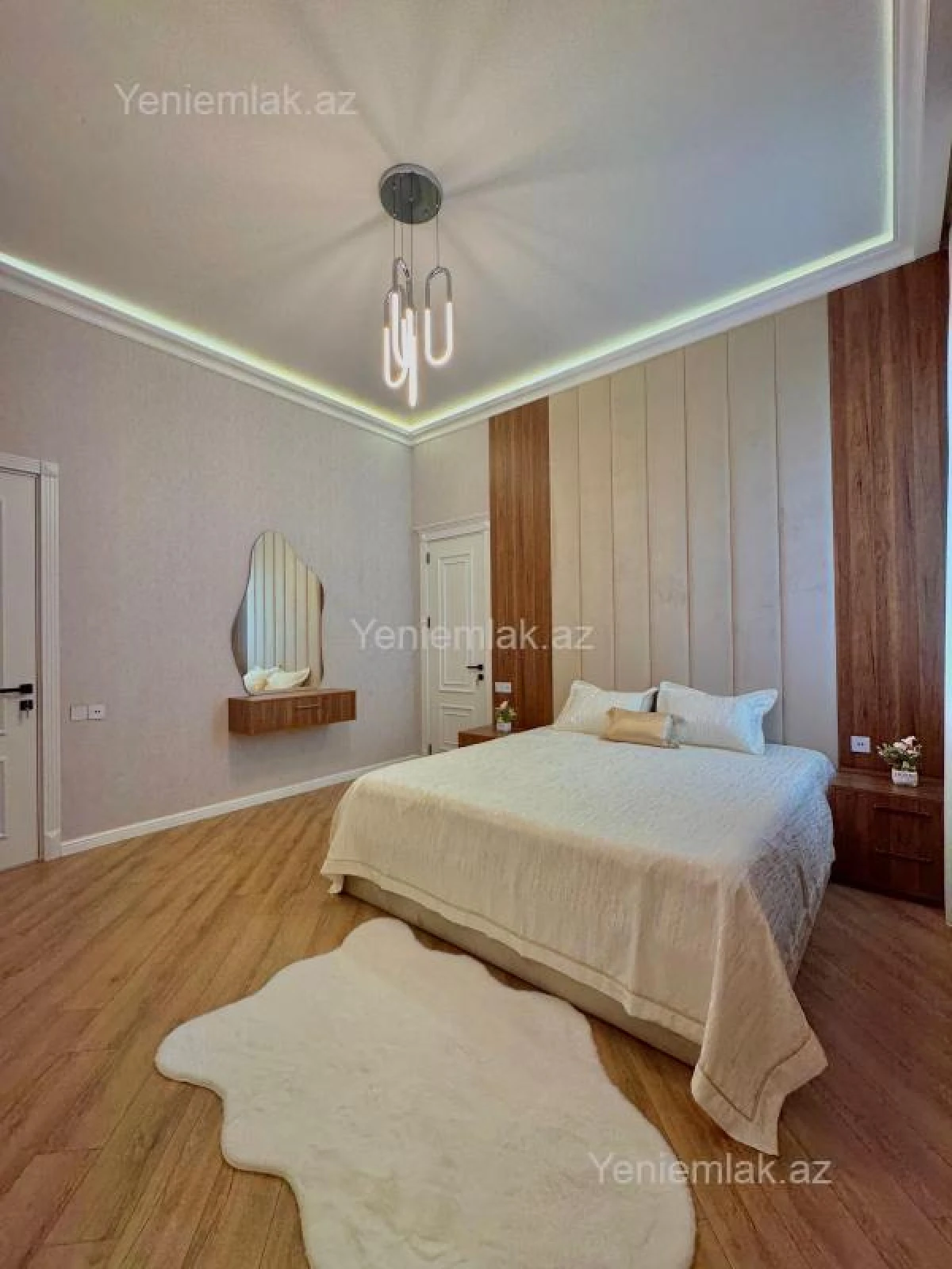 Satılır 5 otaqlı həyət evi 250 m²