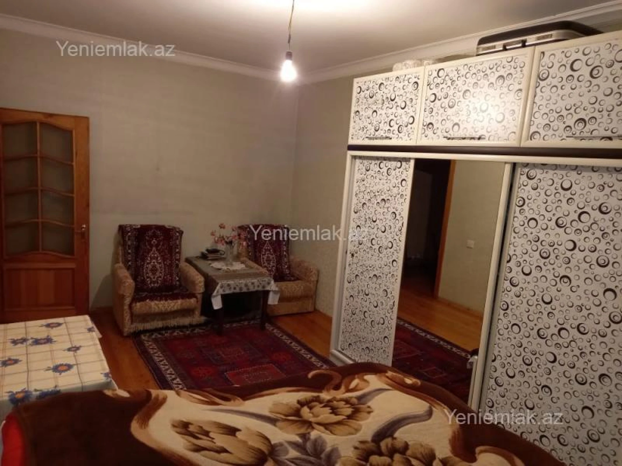 Satılır 4 otaqlı köhnə tikili 110 m²