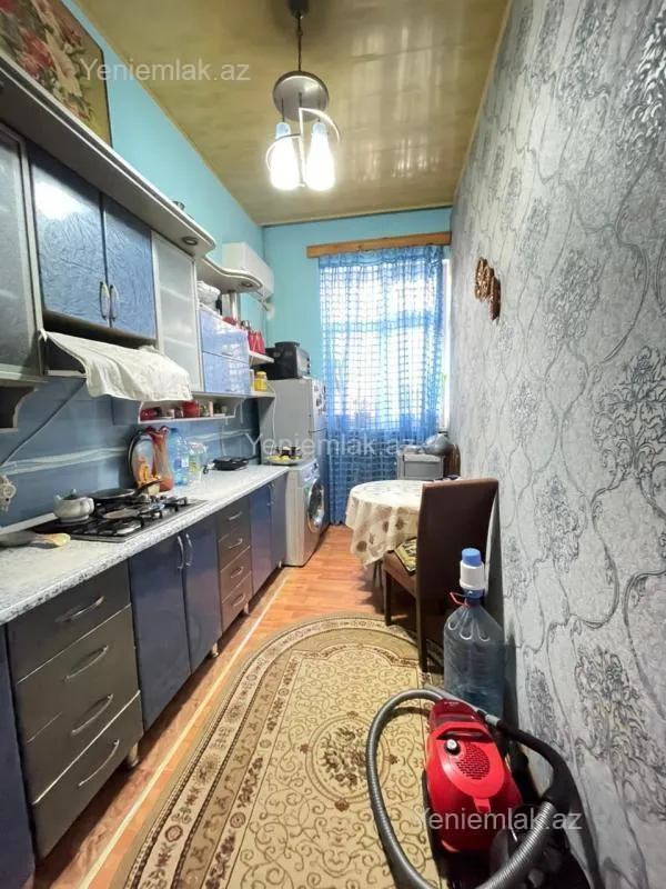 Satılır 3 otaqlı köhnə tikili 62.4 m²