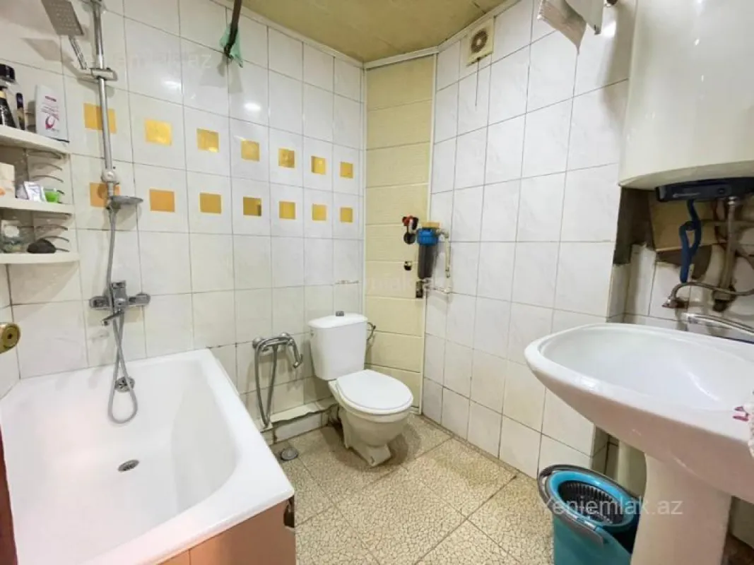 Satılır 3 otaqlı köhnə tikili 62.4 m²