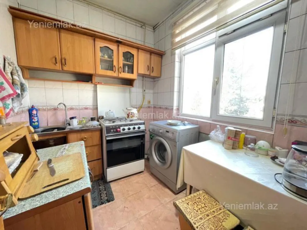 Satılır 3 otaqlı köhnə tikili 60 m²