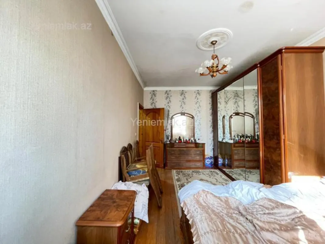 Satılır 3 otaqlı köhnə tikili 60 m²