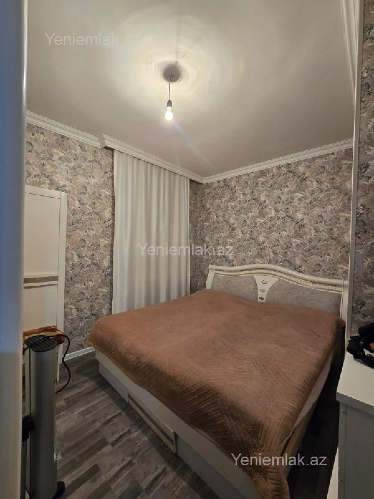 Satılır 2 otaqlı köhnə tikili 55 m²
