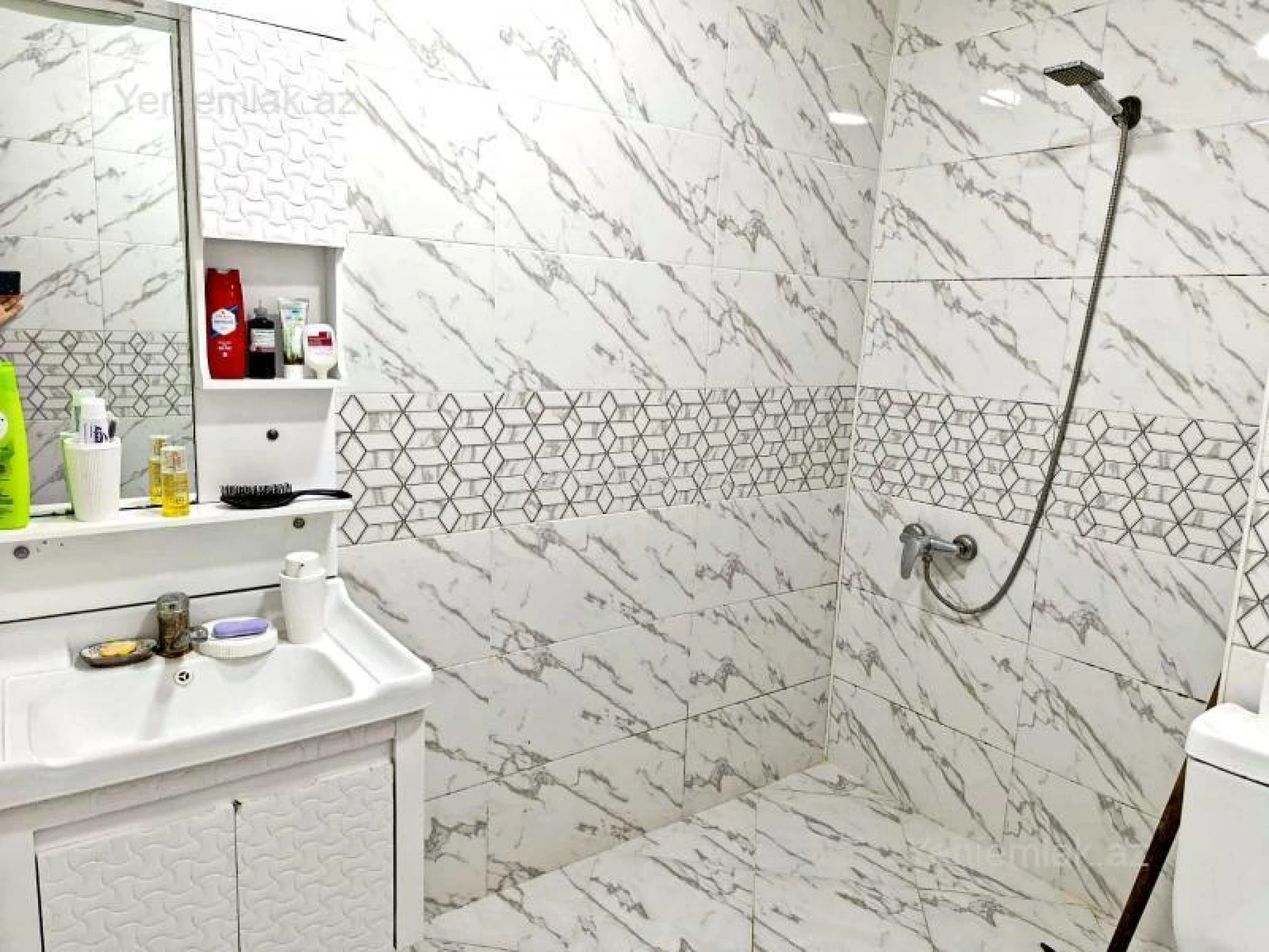 Satılır 2 otaqlı köhnə tikili 40 m²