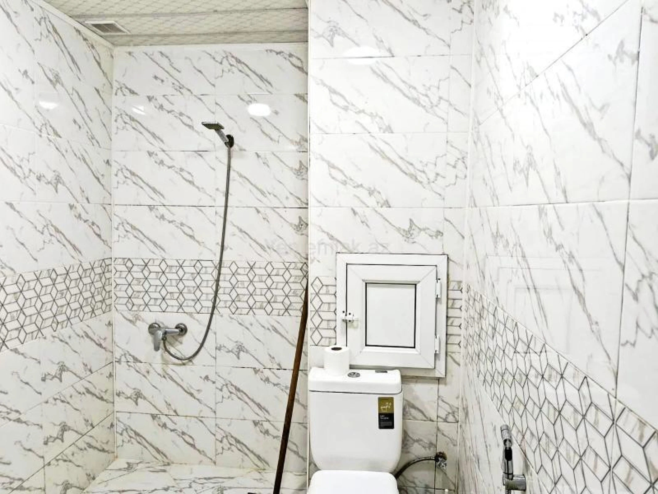 Satılır 2 otaqlı köhnə tikili 40 m²