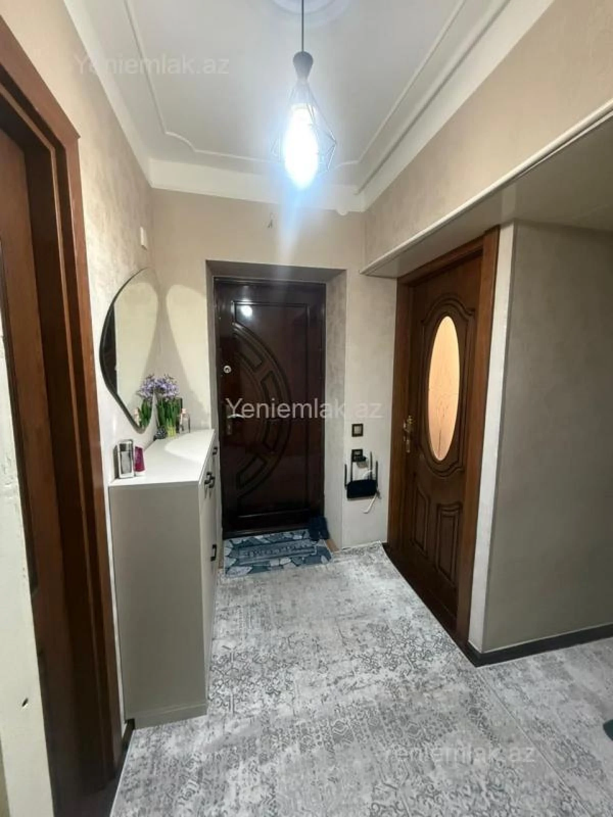 Satılır 2 otaqlı köhnə tikili 52 m²