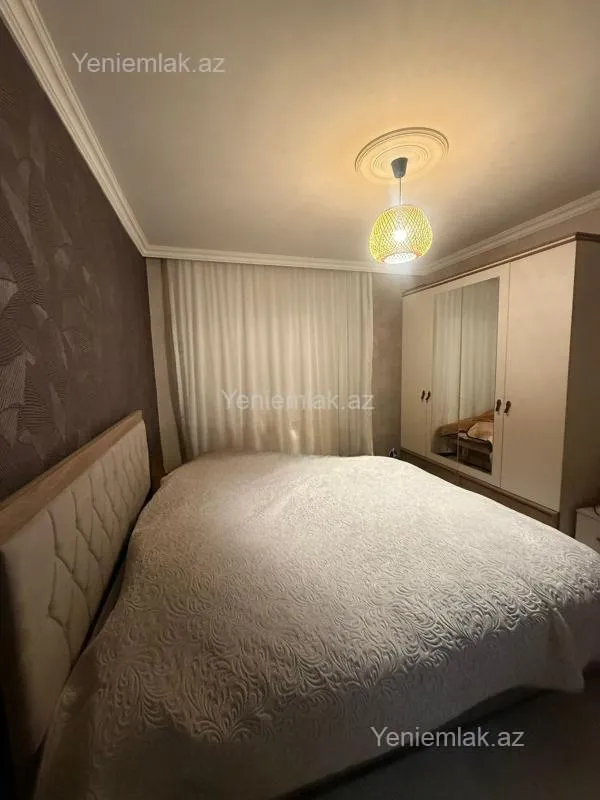 Satılır 2 otaqlı köhnə tikili 52 m²