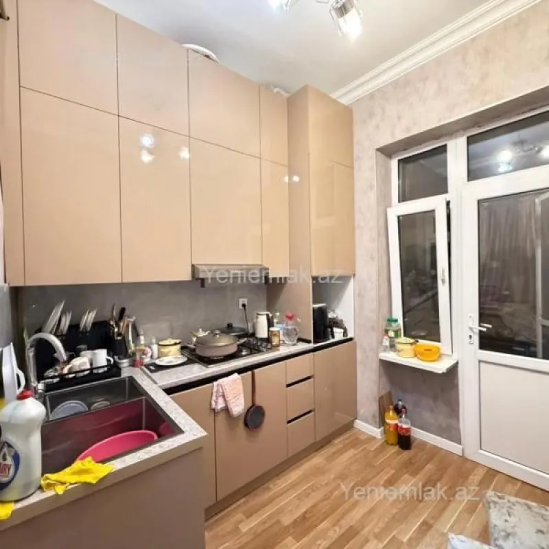 Satılır 2 otaqlı köhnə tikili 58 m²