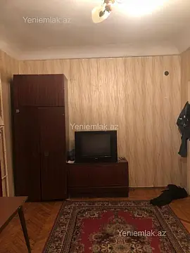 Satılır 1 otaqlı köhnə tikili 45 m²