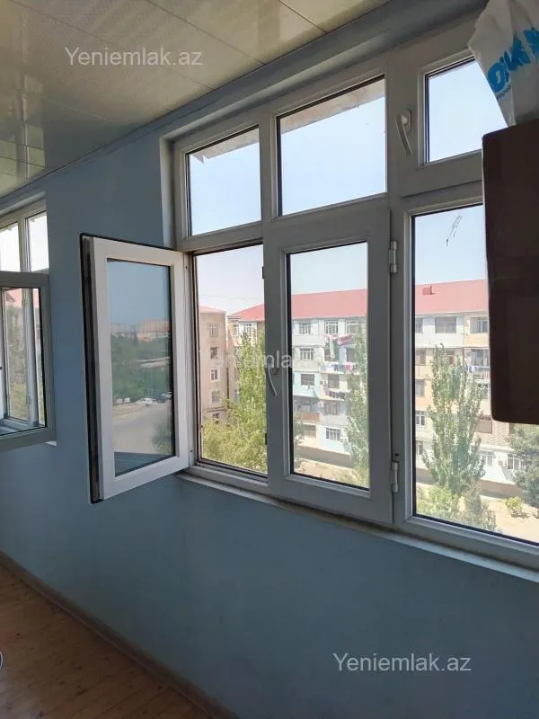 Satılır 4 otaqlı köhnə tikili 103 m²