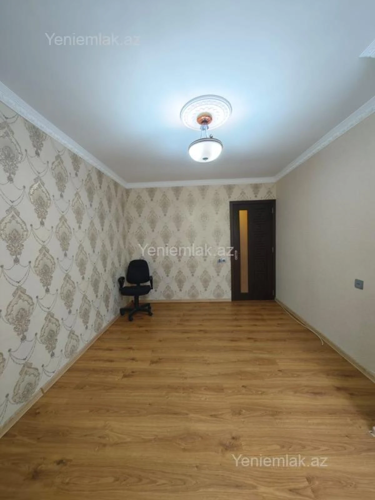 Satılır 2 otaqlı köhnə tikili 65 m²