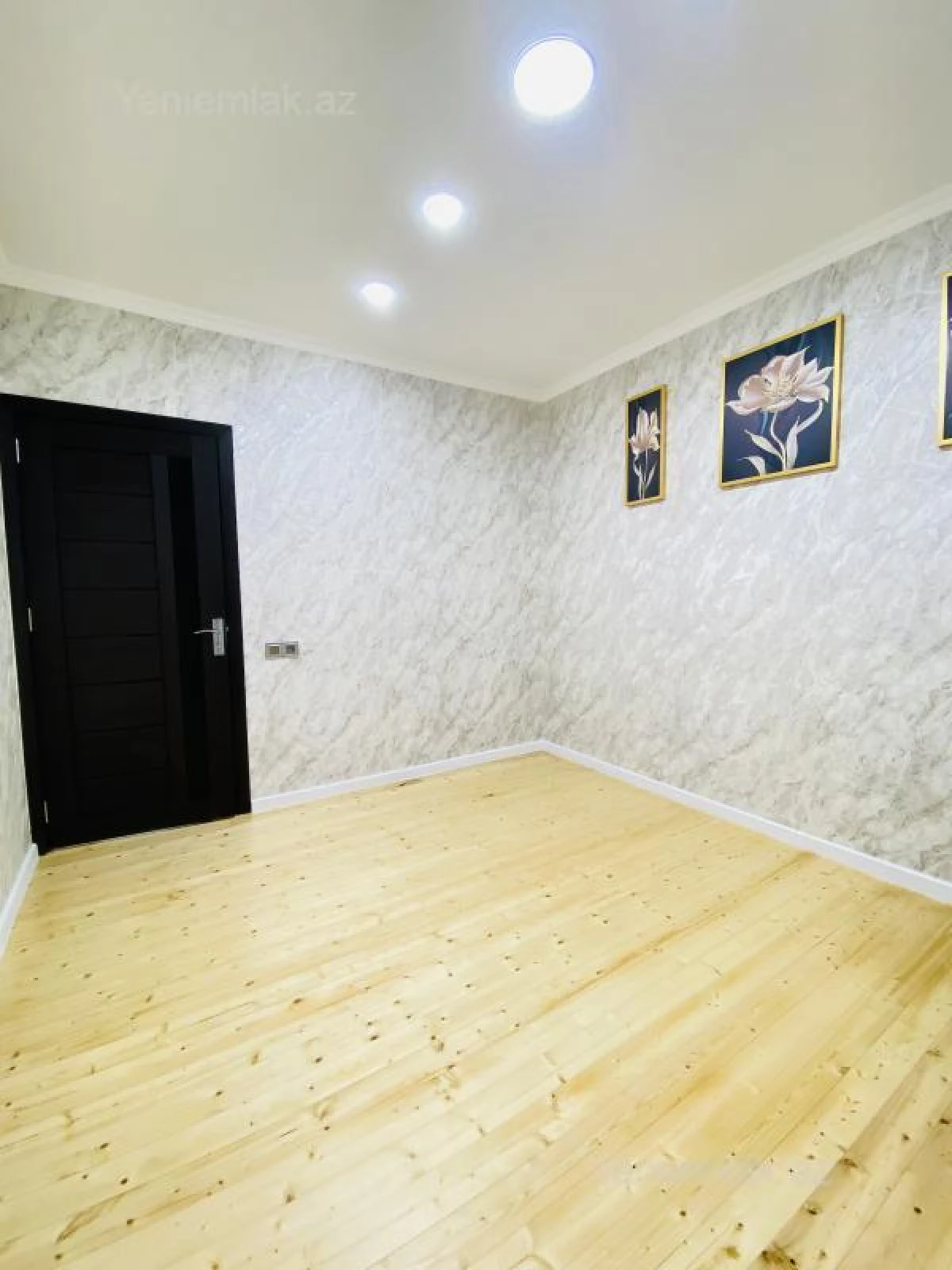 Satılır 2 otaqlı köhnə tikili 60 m²