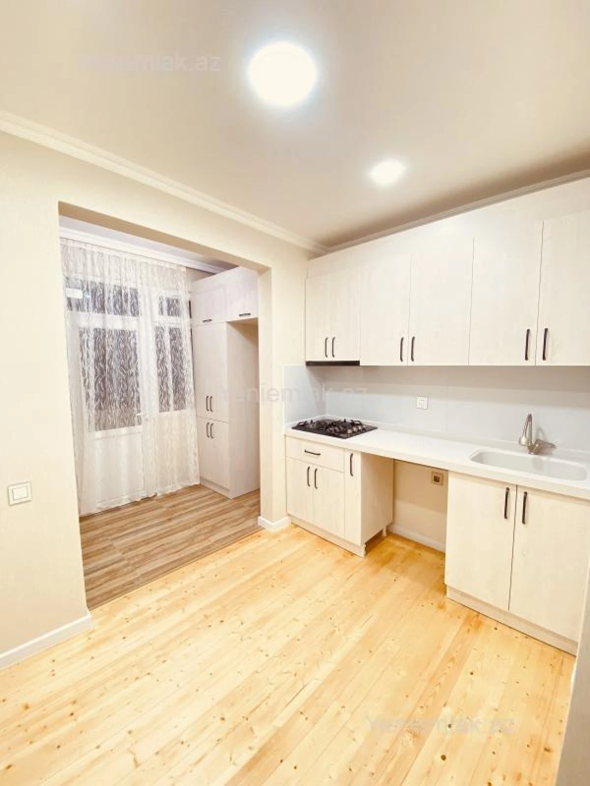 Satılır 2 otaqlı köhnə tikili 60 m²