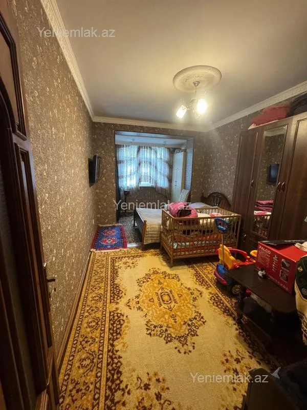 Satılır 3 otaqlı köhnə tikili 80 m²