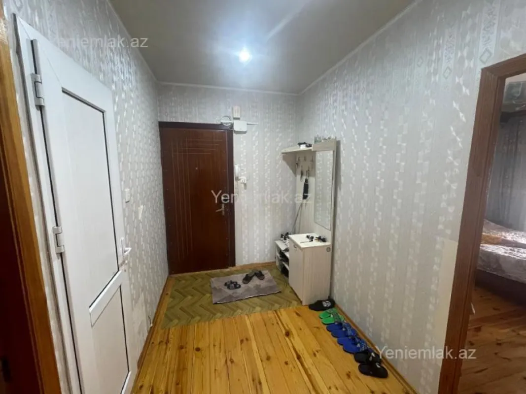 Satılır 4 otaqlı köhnə tikili 90 m²