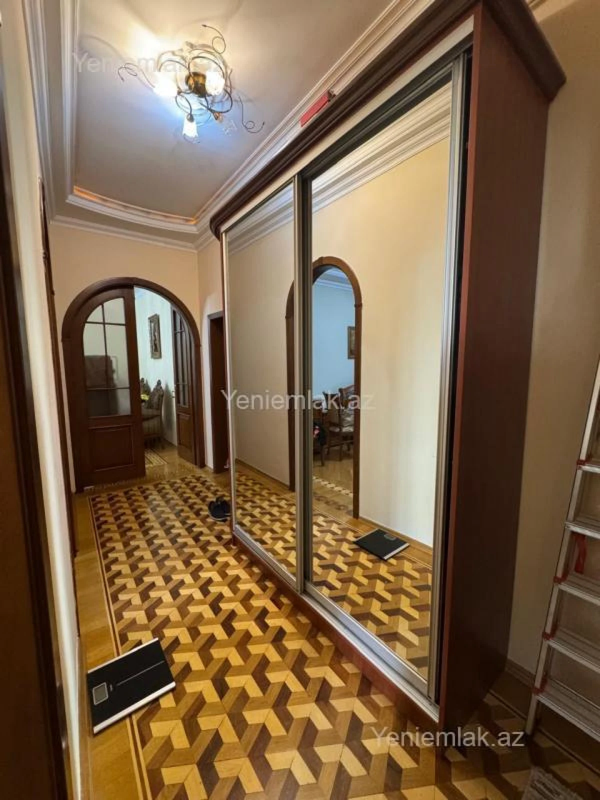 Satılır 2 otaqlı köhnə tikili 60 m²
