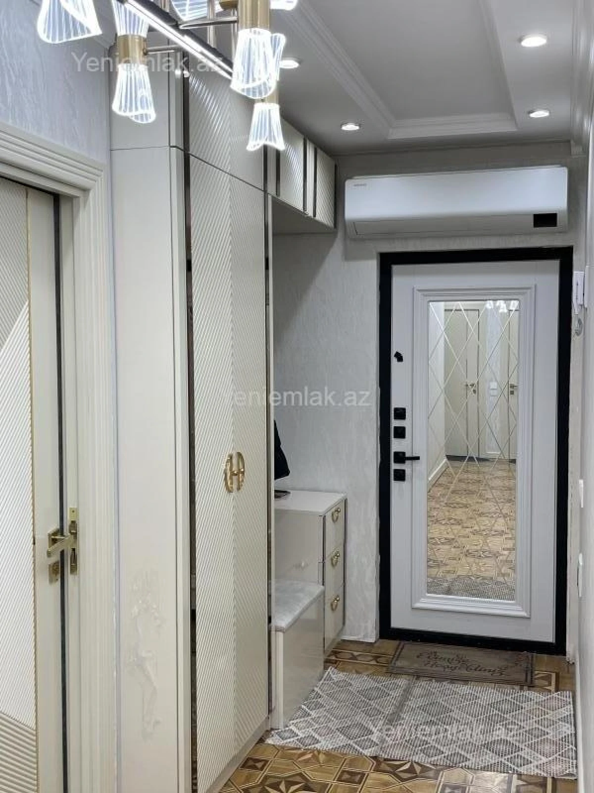 Satılır 5 otaqlı köhnə tikili 120 m²