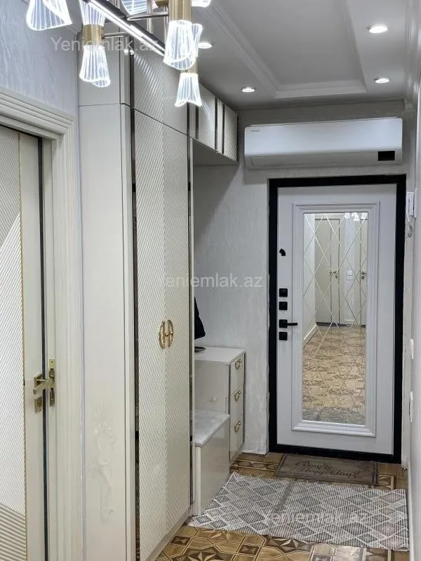 Satılır 5 otaqlı köhnə tikili 120 m²