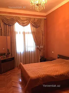 Satılır 2 otaqlı köhnə tikili 60 m²